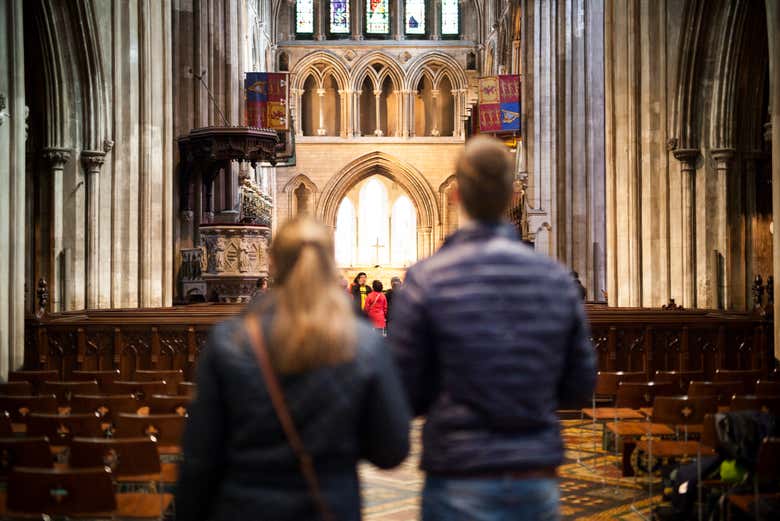Passeio pelo interior da Catedral de St. Patrick