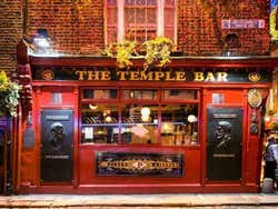 The Temple Bar, um dos pubs mais famosos de Dublin